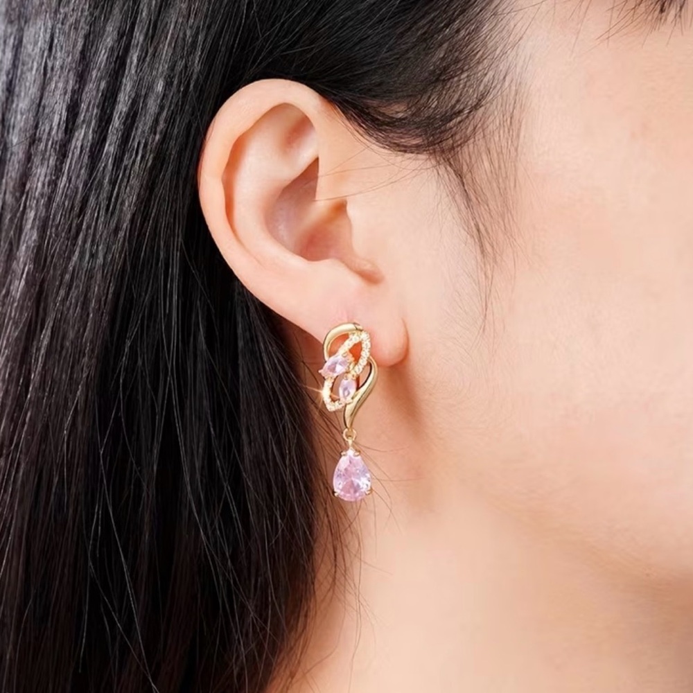 Elegant Gold and Pink Crystal Earrings. - Picture 3 of 8